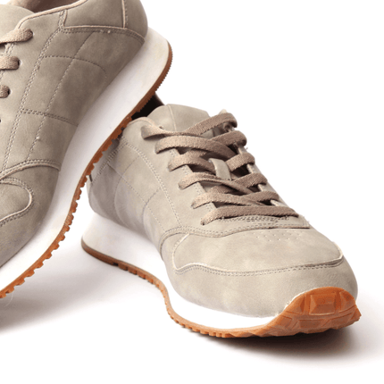 Cream coloured sneaker